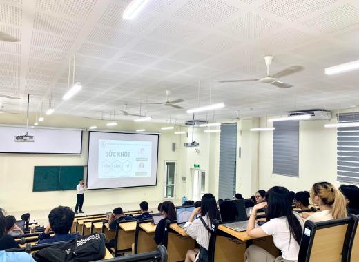 HÀNH TRÌNH ĐƯA KHOA HỌC SỨC KHOẺ ĐẾN VỚI SINH VIÊN TRƯỜNG QUỐC TẾ- ĐẠI HỌC QUỐC GIA HÀ NỘI